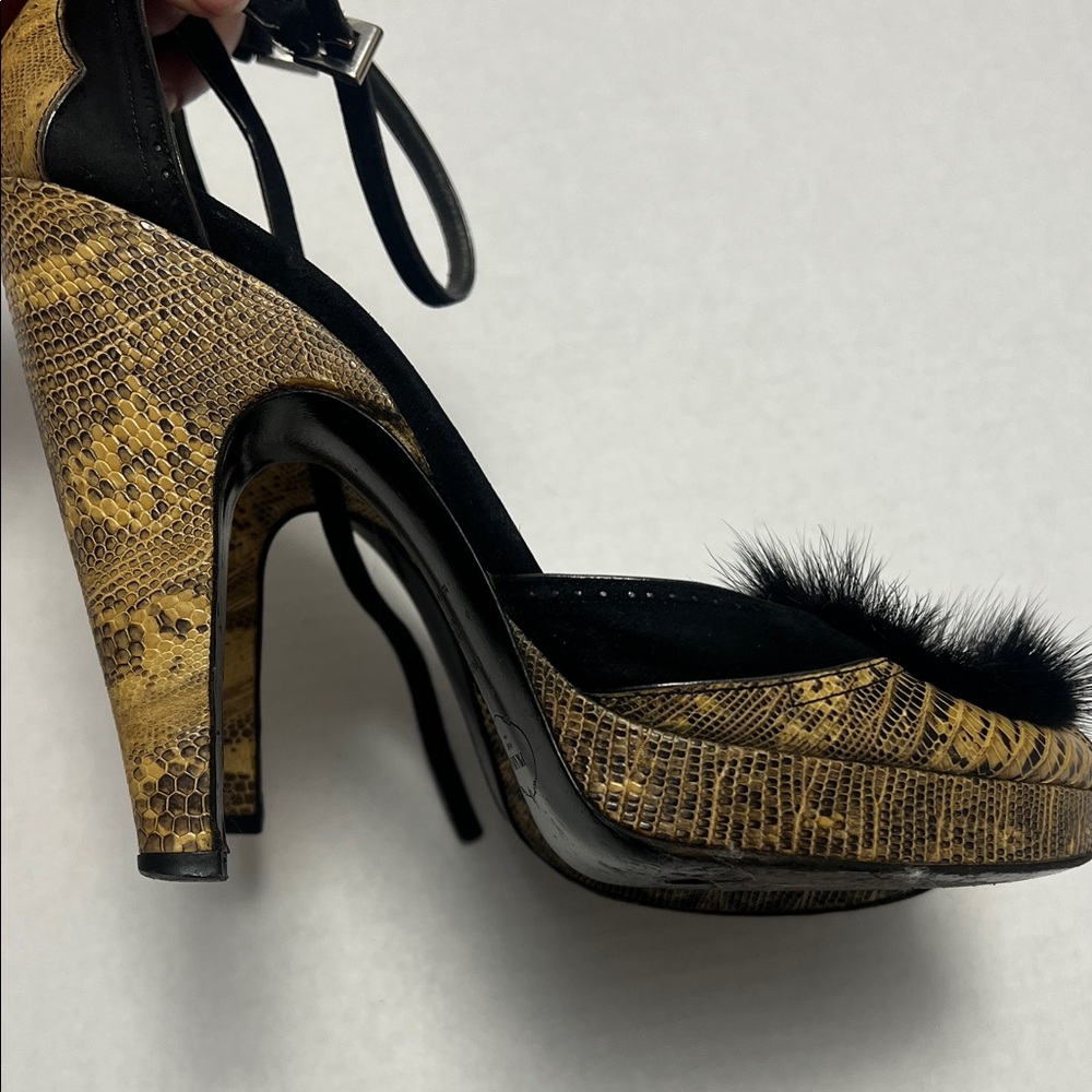 Prada Black and Tan Women's Heels - Picture 4 of 5
